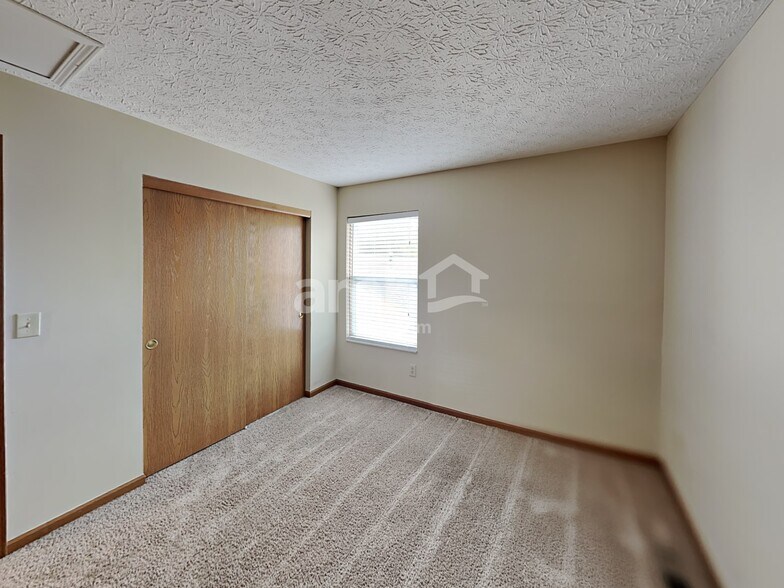 Building Photo - 1449 Tall Pine Ct