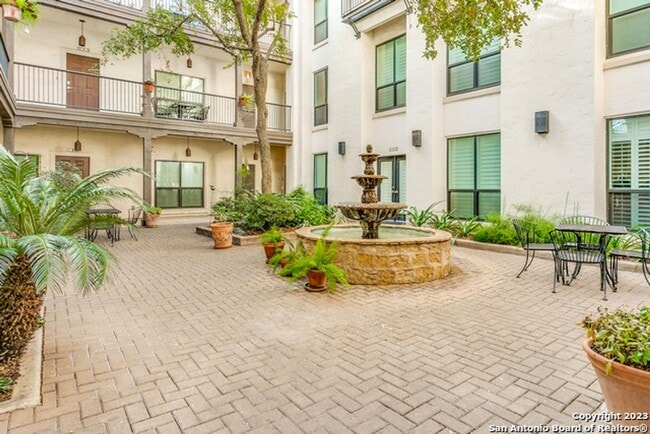 Building Photo - 2-BEDROOM CONDO AT ANDALUSIA CONDOMINIUMS