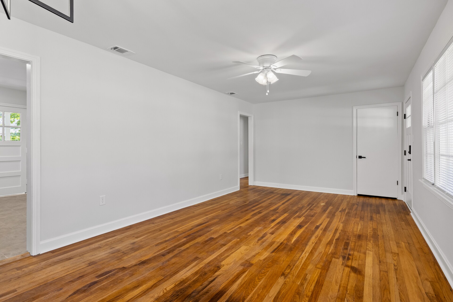 Building Photo - 2105 S Fernwood Dr
