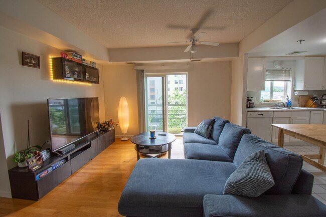 Building Photo - 655 Concord Ave