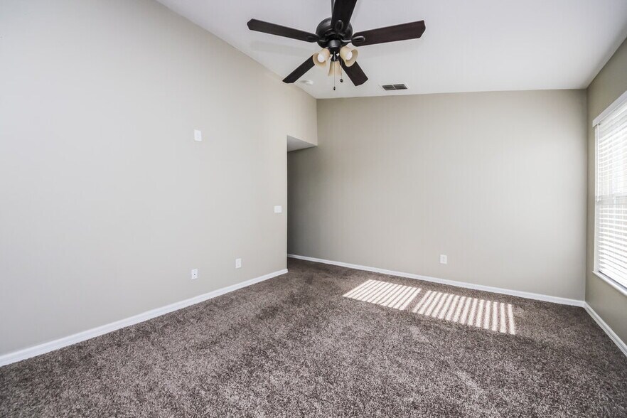 Building Photo - 2706 Eagle Canyon Dr S