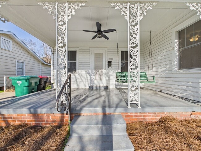 Building Photo - 714 St Thomas St