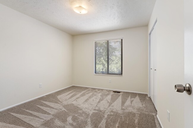 Building Photo - 3072 Danforth Dr