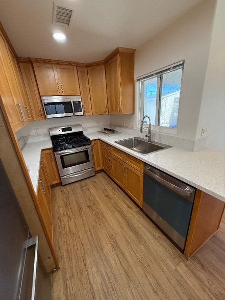 Building Photo - 3973 Lamont St