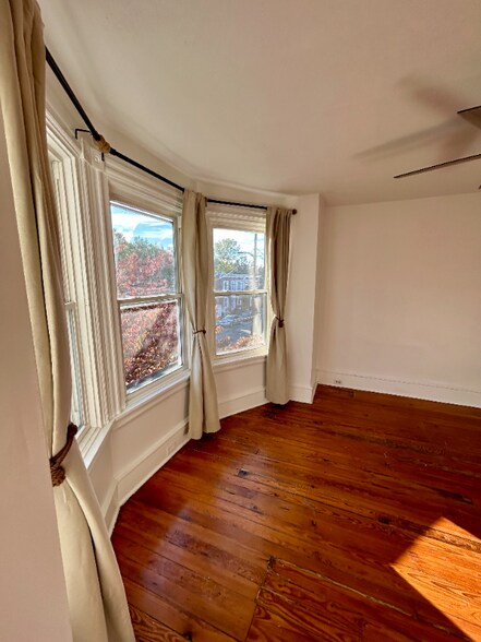 Building Photo - 1603 W 13th St