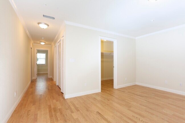 Building Photo - 600 Stanyan St
