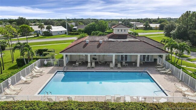 Building Photo - 2698 SW Versailles Terrace