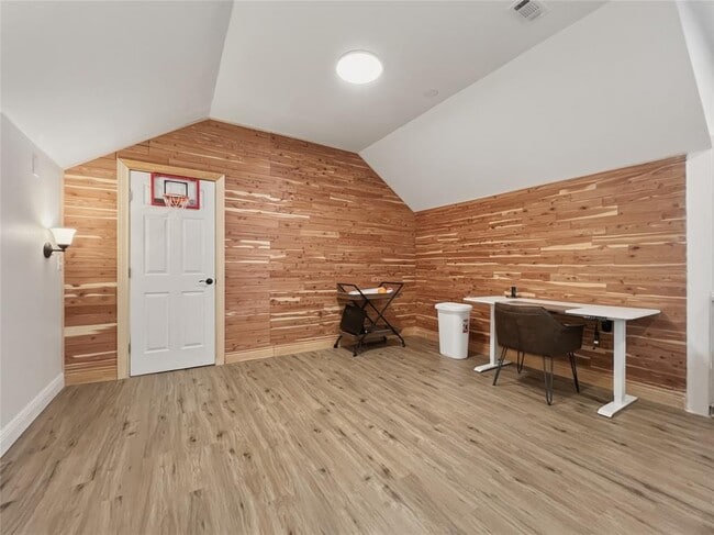 Building Photo - 6 Candleleaf Ct