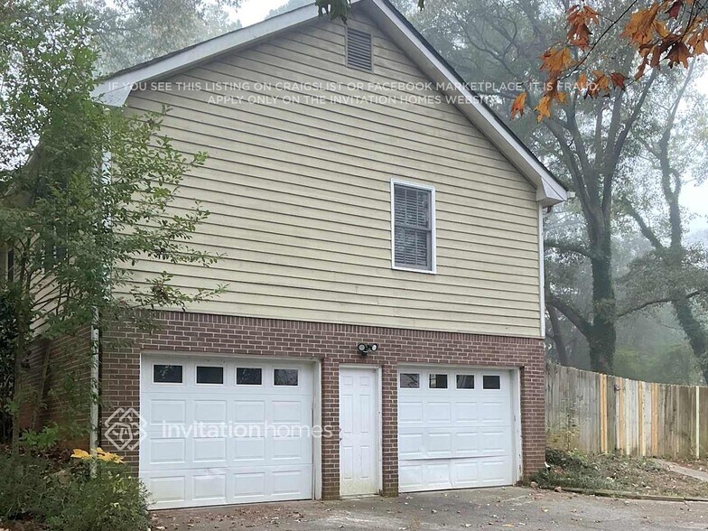 Building Photo - 2923 Marsh Ln SW