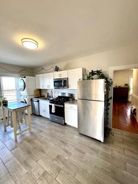 Building Photo - 20 Tenth Street, 3