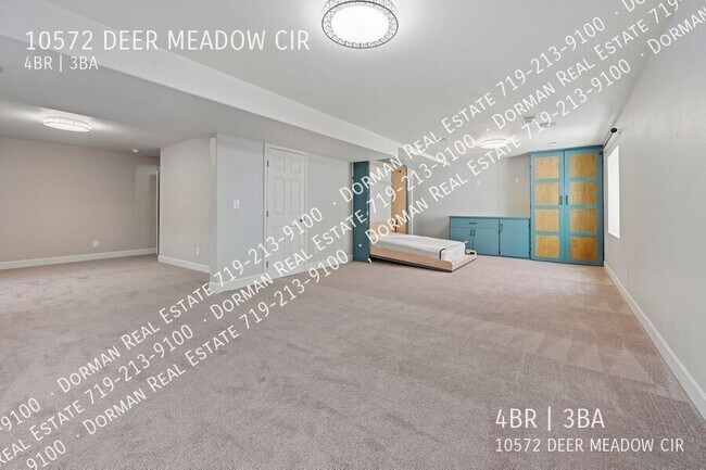 Building Photo - 10572 Deer Meadow Cir