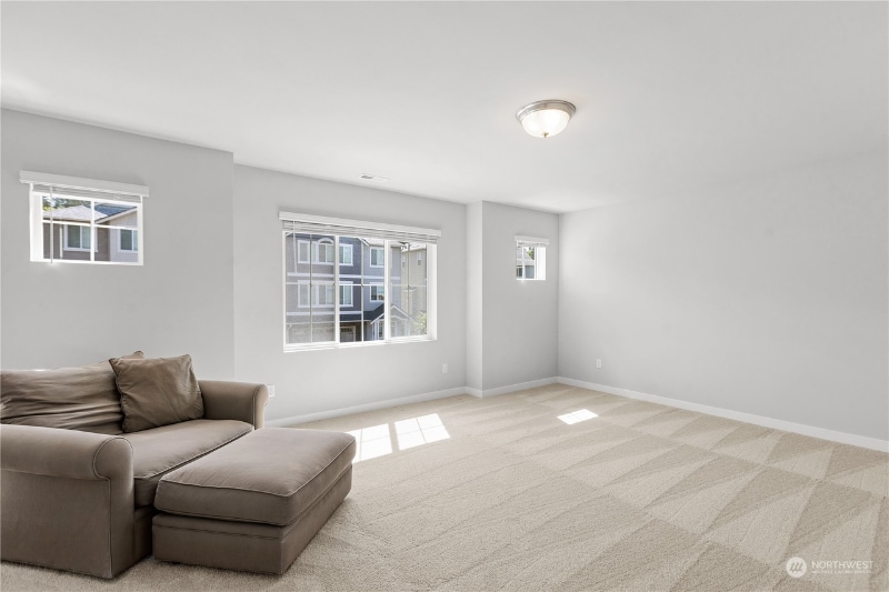 Building Photo - 3318 103rd Dr NE