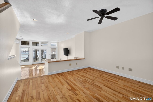 Building Photo - 49 Steamboat Wharf