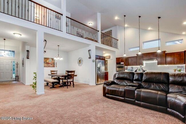 Building Photo - 16982 Green Crest Ln