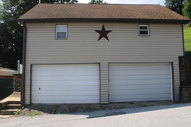 Building Photo - 10 Winter Ave