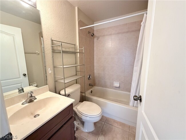 Building Photo - 2110 SW 38th Terrace