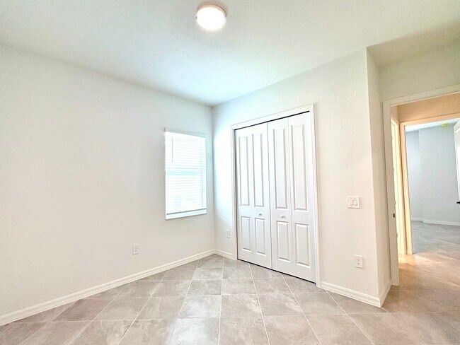 Building Photo - Brand New Luxury Rental in Wellen Park – Never Lived In!
