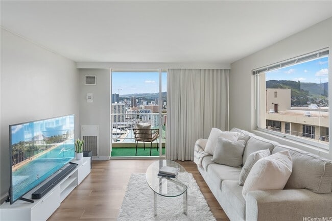 Building Photo - 400 Hobron Ln