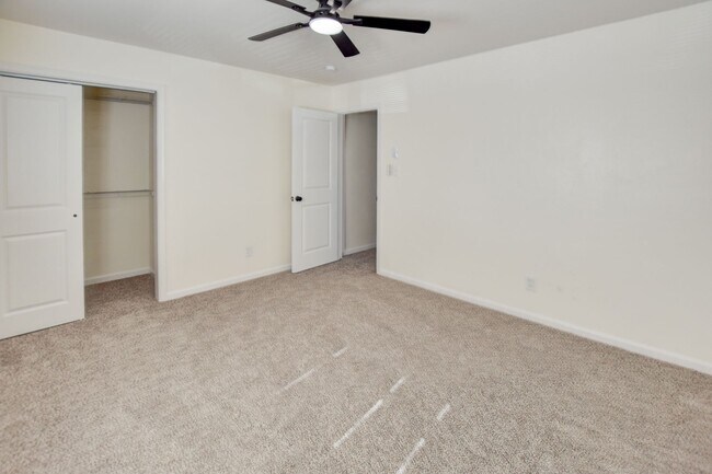 Building Photo - 2625 Harvard Dr