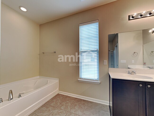 Building Photo - 149 Carolina Wren Ave