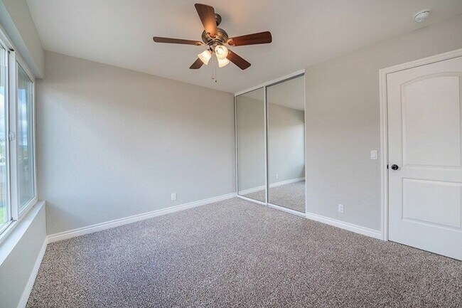 Building Photo - 27808 Sycamore Creek Dr