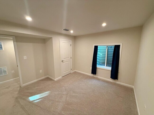 Building Photo - 1116 City View Ln