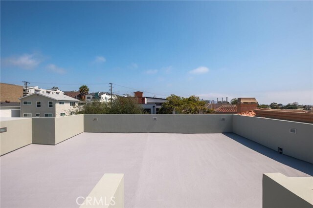 Building Photo - 646 6th St