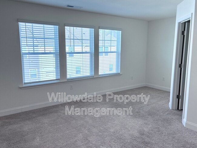 Building Photo - 456 La Maison Ave