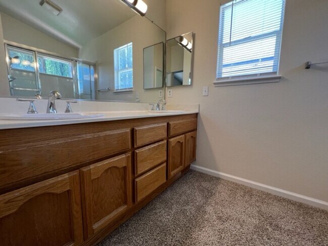 Building Photo - 4200 Buckskin Dr