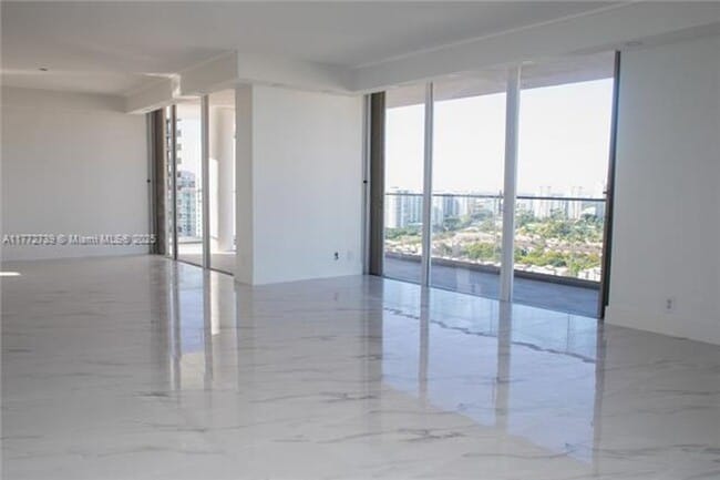 Building Photo - 19707 Turnberry Way