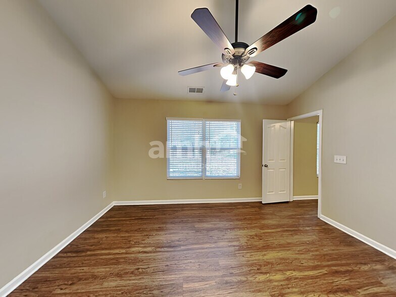 Building Photo - 7033 Sunman Rd