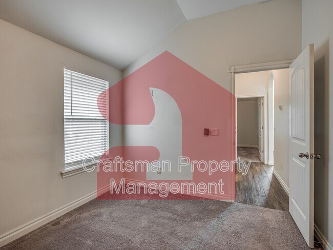 Building Photo - 3413 Huron Cir