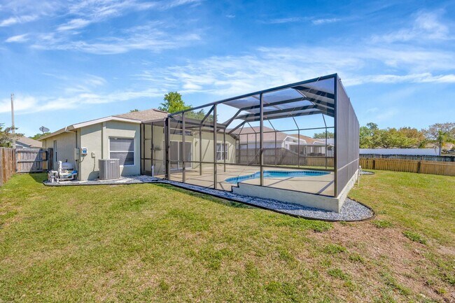 Building Photo - 10461 Hunters Haven Blvd