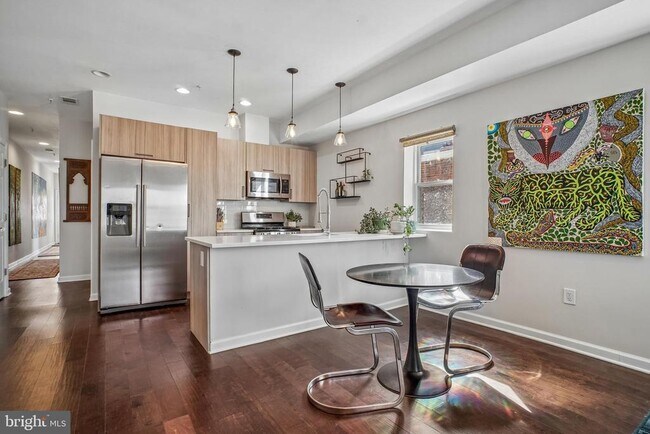 Building Photo - 1346 Nicholson St NW