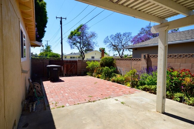 Building Photo - 3 Bedroom East Orange Home