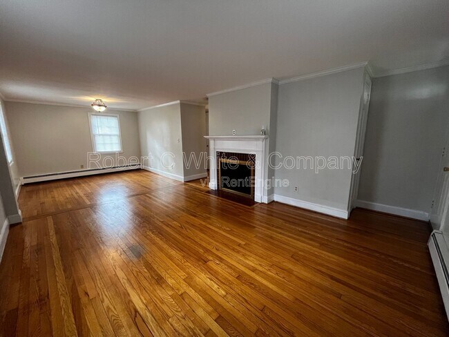 Building Photo - 33 Mills Ln