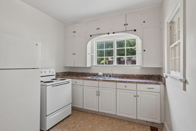 Building Photo - 251 Forbes Ave
