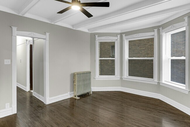 Building Photo - 6360 S Greenwood Ave