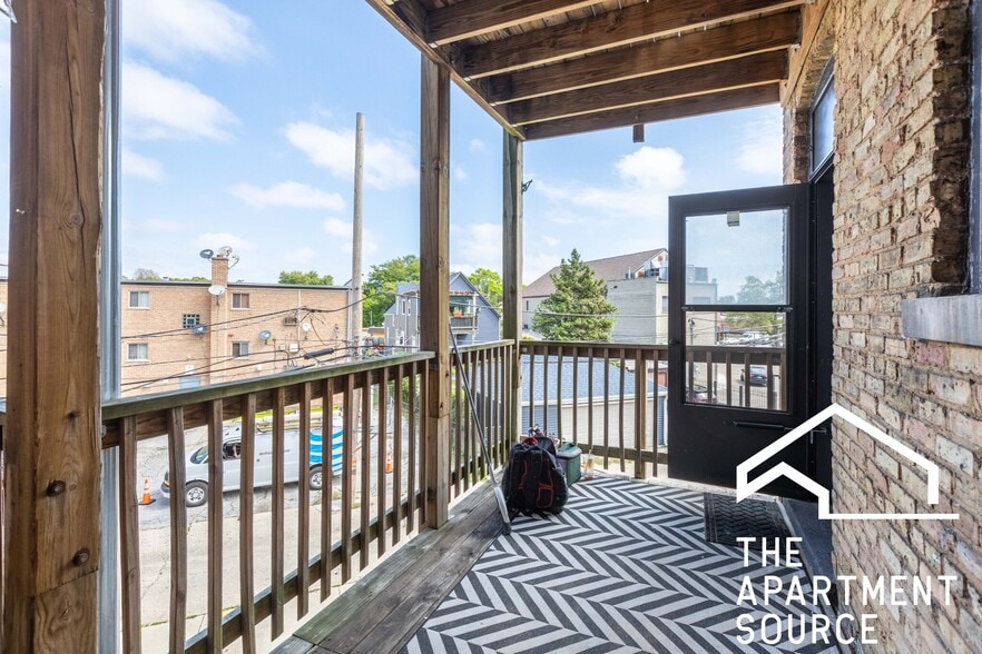 Building Photo - 3823 N Drake Ave