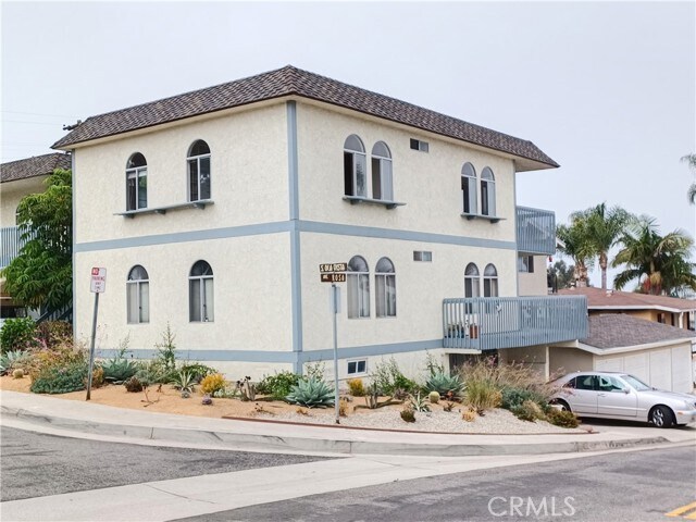 Building Photo - 402 S Ola Vista