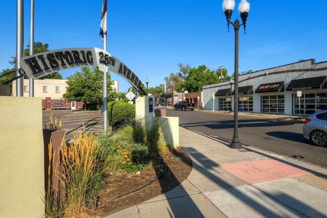 Building Photo - Spacious 4 Bed | 2 Bath Home Near Sloan’s ...