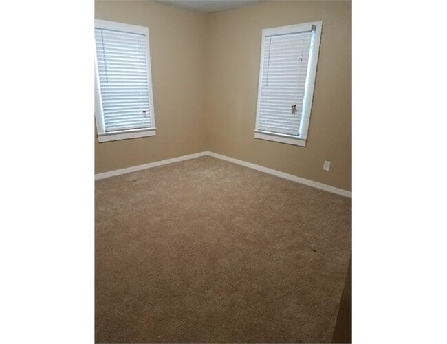 Building Photo - 3922 Wiggins Dr