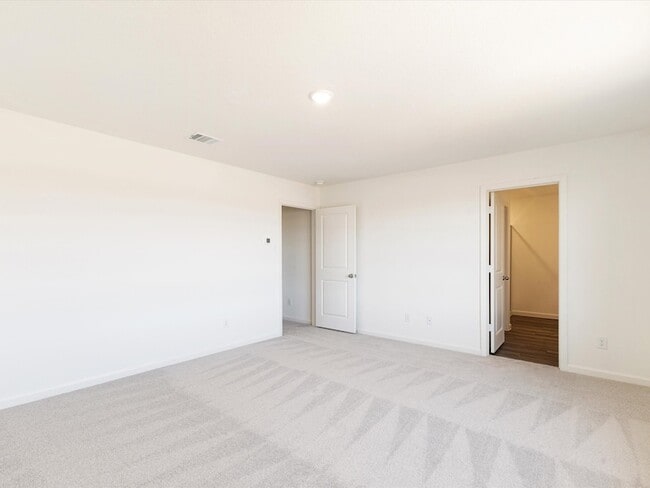 Building Photo - 2122 Mdw Pk Dr