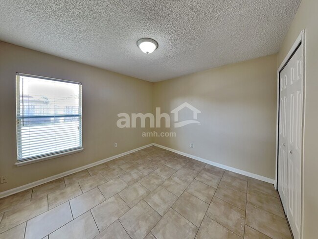 Building Photo - 3154 Fox Squirrel Dr