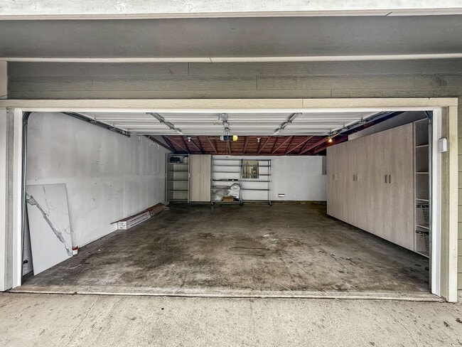 Building Photo - 3B/2BA Home in Encinitas Now Available for...