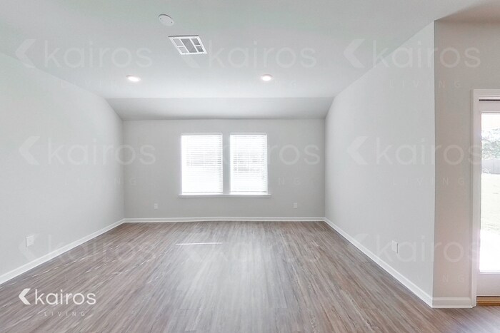 Building Photo - 11480 Brookwood Dr