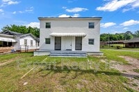 Building Photo - 546 55th St