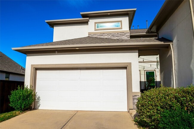 Building Photo - 5307 Streamside Trl