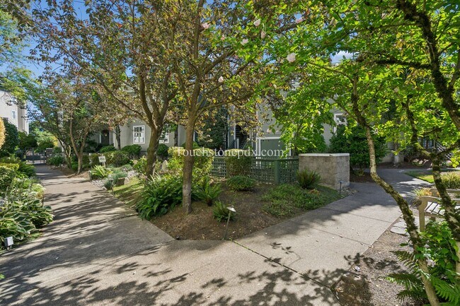 Building Photo - 1630 S Harbor Way