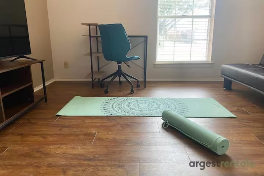 Building Photo - 4143 Norway Ln